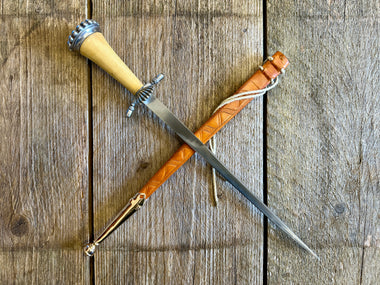 Early 16thC English Quillon dagger with nagel