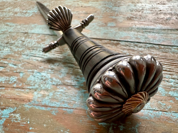 Henry VIII quillon dagger