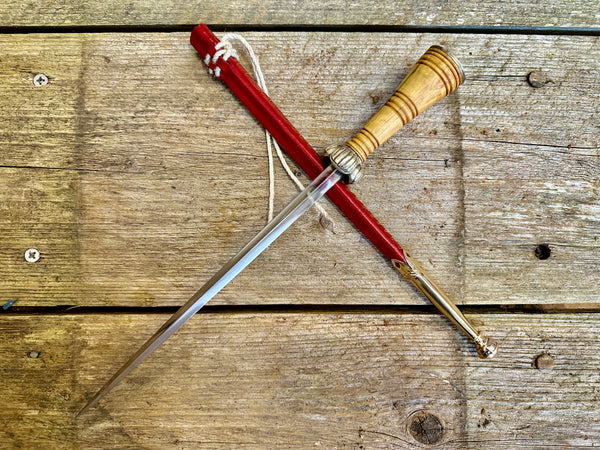 Tri-lobe Medieval bollock dagger