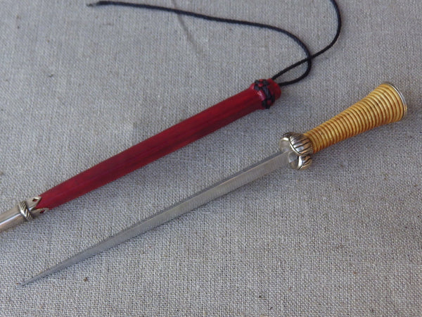 triangular bollock rondel dagger medieval reenactment 