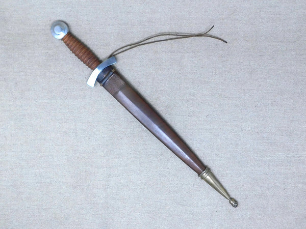 quillon dagger knight cord bound medieval 14thC