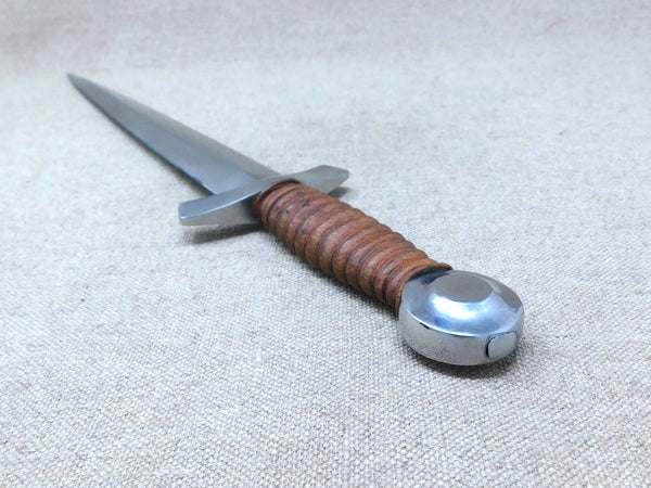 quillon dagger knight cord bound medieval 14thC