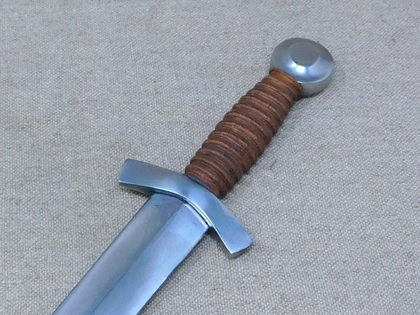 quillon dagger knight cord bound medieval 14thC