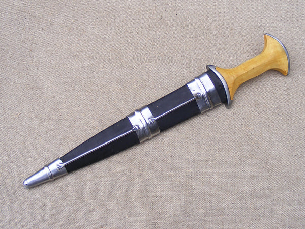 Medieval swiss german baselard dagger reenactment