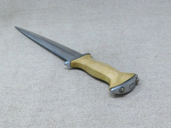 Medieval swiss german baselard dagger reenactment