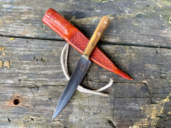 Tods Workshop 14thC eating knife with copper and brass rivets 