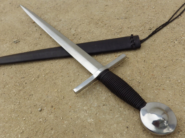 French quillon dagger reenactment medieval 