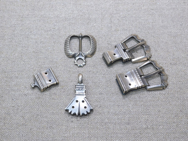 medieval scabbard wood hangers chape locket albion sword